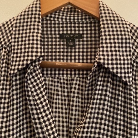 Ann Taylor shirt. - Picture 2 of 7